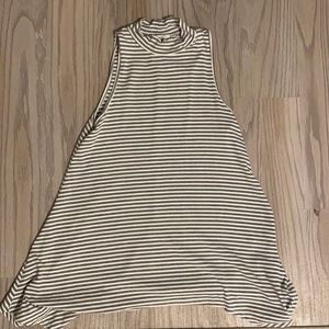 No sleeve flowy tank top